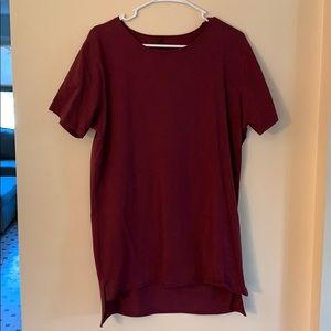 Alphalete Large Burgandy Fishtail Tee